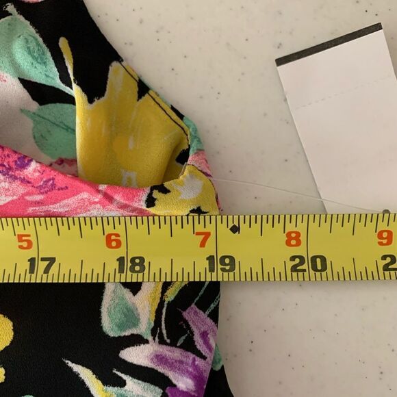 Leyden floral blouse  - Picture 10 of 11